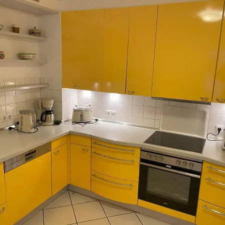 Sunshine Mit Balkon דירה *