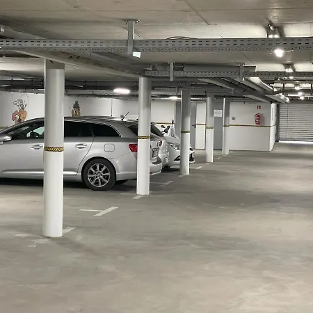 Sunshine Mit Balkon דירה